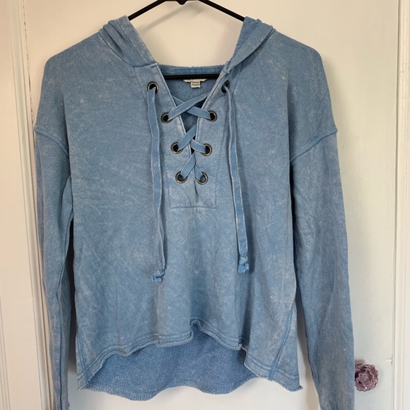 American Eagle Outfitters Sweaters - Barely Worn American Eagle Distressed Sweatshirt